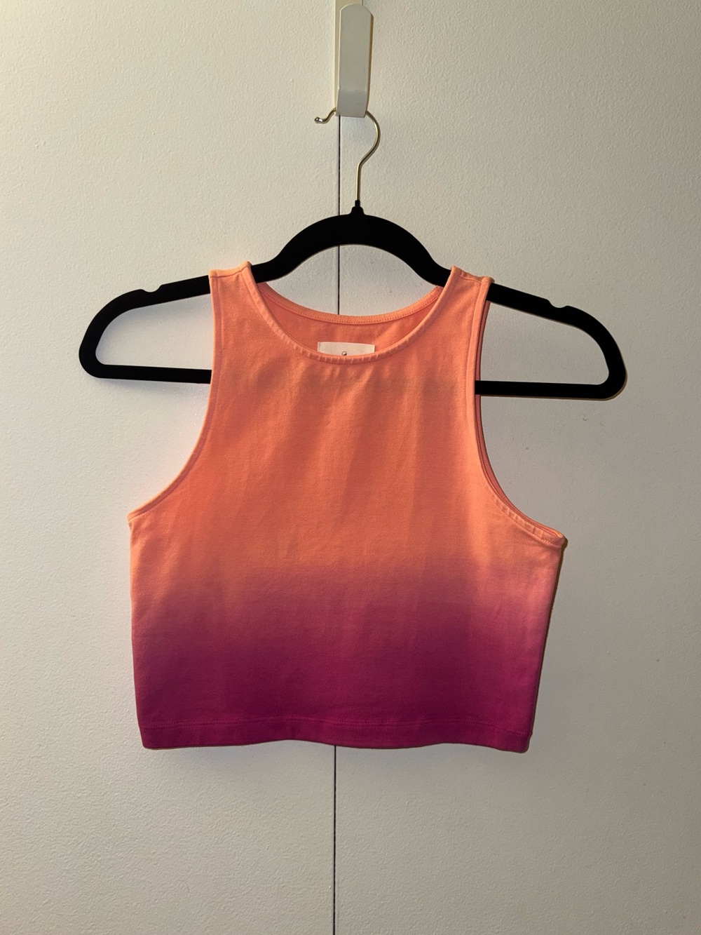 Lou & Grey Ombre Cropped Active Tank Top | Coral & Pink